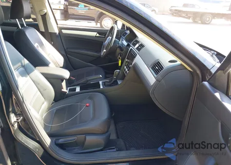 2012 Volkswagen Passat 2.5L Se from USA, damaged, VIN 1VWBP7A39CC083174